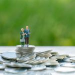 老後2,000万円問題は嘘・本当？海外駐在中に始められる対策も紹介