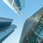 【2025】香港、外資系企業数が過去最多に！国際金融センターの完全復活と、個人投資家が掴むべき千載一遇のチャンス｜海外金融業界の時事ニュースを解説